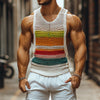 Männlicher häkel-top mit lebhaften regenbogenstreifen - lässiger sommerlook