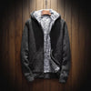 Männer zip-hoodie mit flauschigem innenfutter - warmes, lässiges outfit für kühle tage