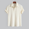 Männlicher polo-shirt – luftig, casual sommermode mit einzigartigem muster