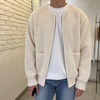 Männlicher ribbelter strickcardigan - vielseitige jacke für den alltag