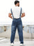Blaue denim-latzhose – stylisches freizeitoutfit für männer