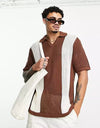 Männliche vintage strickpolo-shirt - braune freizeitmode mit offener strickstruktur