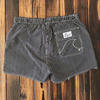 Männerswimshorts mit trendigem streifen-design - lässige strandmode für sommertage