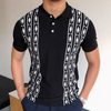 Männliches polo-shirt in schickem schwarz mit muster - lässige mode für den alltag