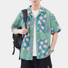 Männer kurzarmhemd mit lebhaften mustern - stylishe casual-bekleidung für den sommer