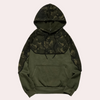 Hoodie im camouflage-design für männer – alltagsbekleidung für männer