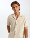 2-teiliger lässiger shorts-set für männer - leichte waffelstoff in beige für den sommer - stylisches outfit mit shirt und shorts