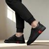 Männer sneaker im lässigen stil - vielseitiges schwarzes design für den alltag
