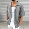 Moderne kurzärmlige strickshirt - lässige herrenmode