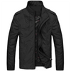 Stylische, leichte männerjacke – vielseitige outdoor-oberbekleidung