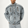 Männer denimjacke in modernem blau – lässiger stil für den alltag