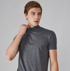 Männers turtleneck t-shirt - zeitgemässer freizeitstil mit kurzen ärmeln aus weichem stoff für den alltag