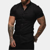 Männlicher, taillierter kurzarmhemd - vielseitige button-down bluse für modernen stil