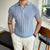 Gestreifter polo-shirt - manns elegante oberbekleidung in sanftem blau