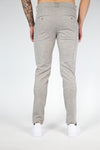 Männer slim fit jogginghose in grau - freizeitbekleidung für lässige alltagslooks