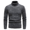 Moderner pullover mit hohem kragen - zeitgemässe strickmode für männer