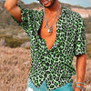 Männershirt mit lässigem leopardenmuster - kurzärmliges sommeroberteil