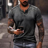 Männers kurzärmliges henley-t-shirt – vielseitig für aktive lebensstile